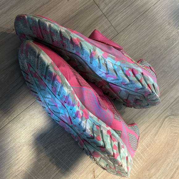 FILA Primeforce 4 Mashup Girls Youth Size 5 Pink Sneaker with Mesh Strap - Kids - Picture 2 of 5